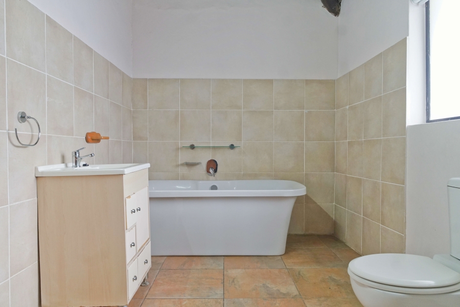 6 Bedroom Property for Sale in Cove Rock Eastern Cape